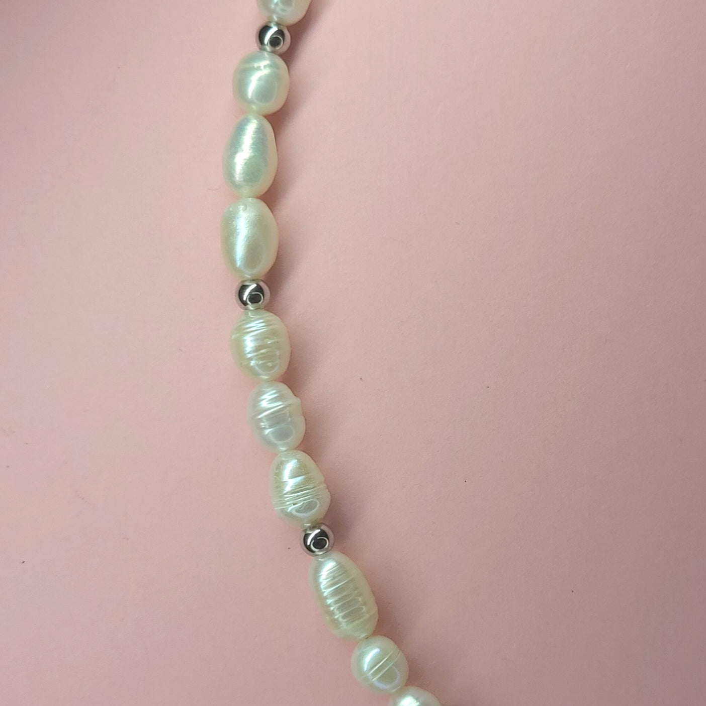 Manon - bracelet perles d'eau douce charms personnalisables