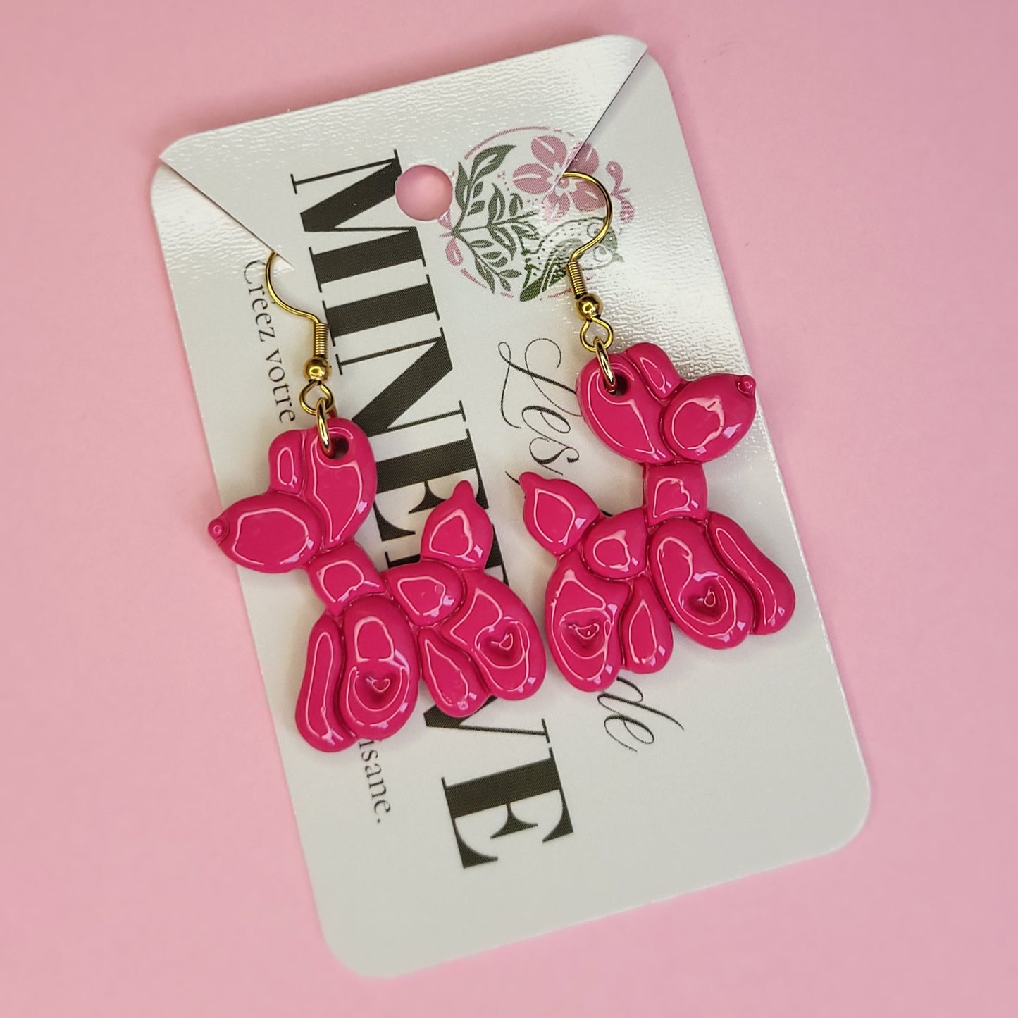 Capucine - boucles d'oreilles dorées chien ballon rose