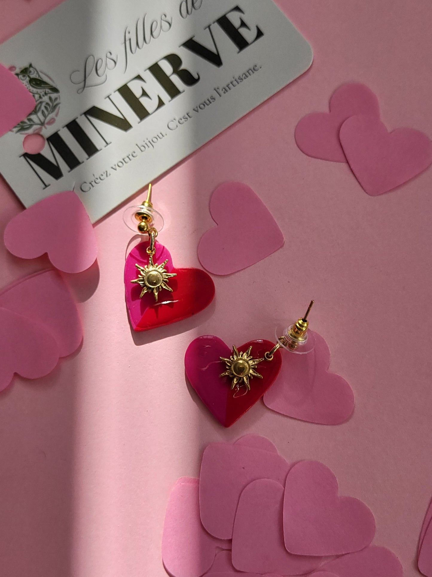 Clara - boucles d'oreilles cœur rose et rouge soleil doré