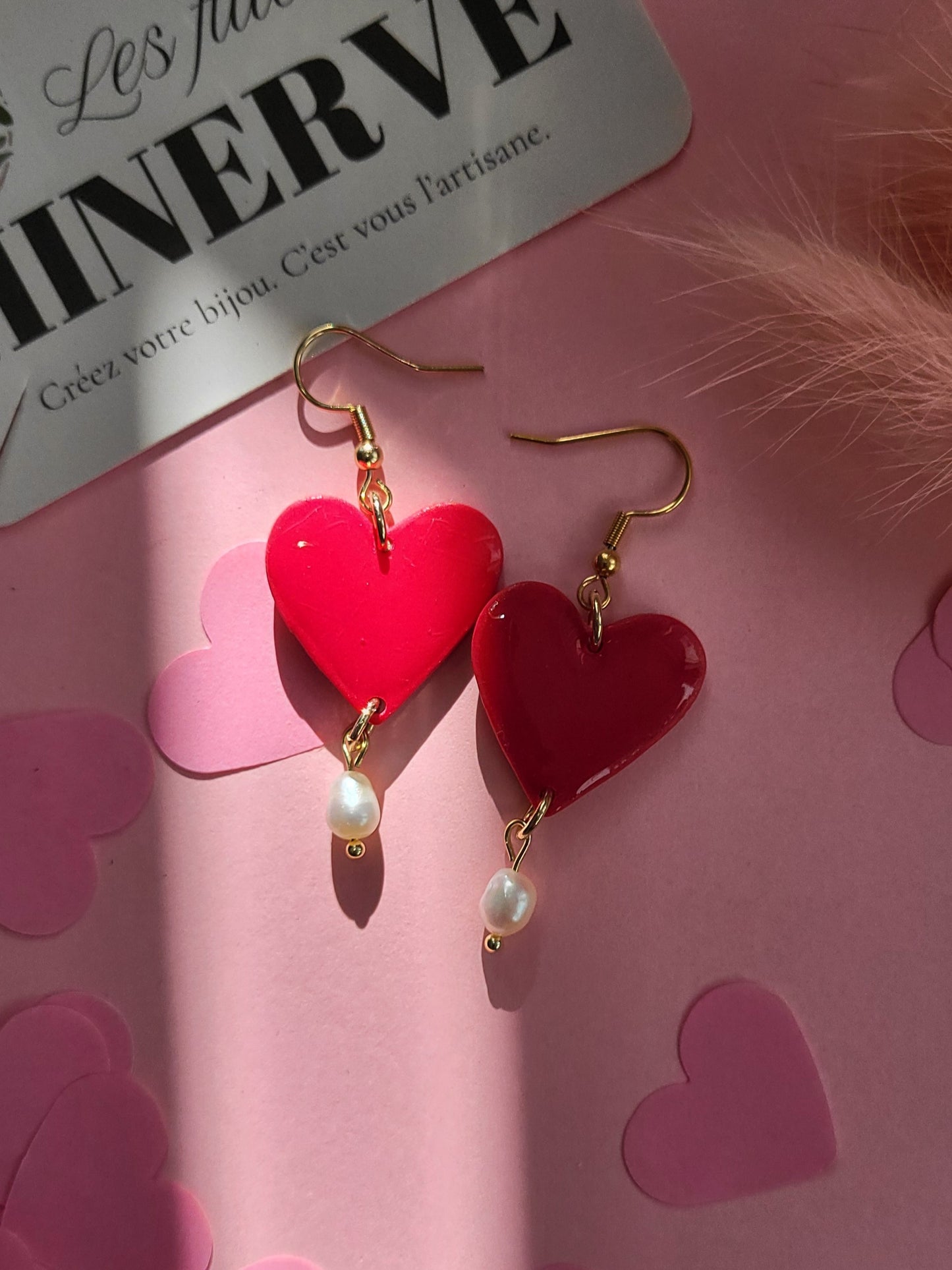 Gabrielle - boucles d'oreilles dorées cœur rouge