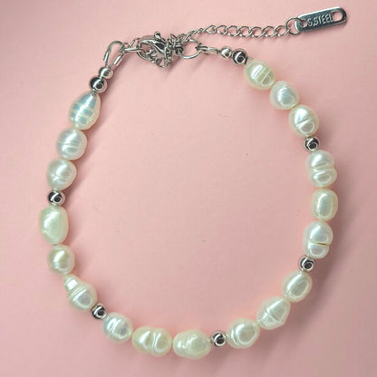 Manon - bracelet perles d'eau douce charms personnalisables