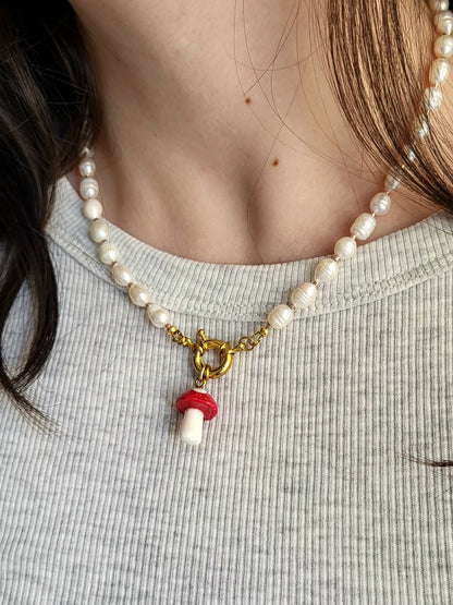 Louna - collier perles d'eau douce charms personnalisables