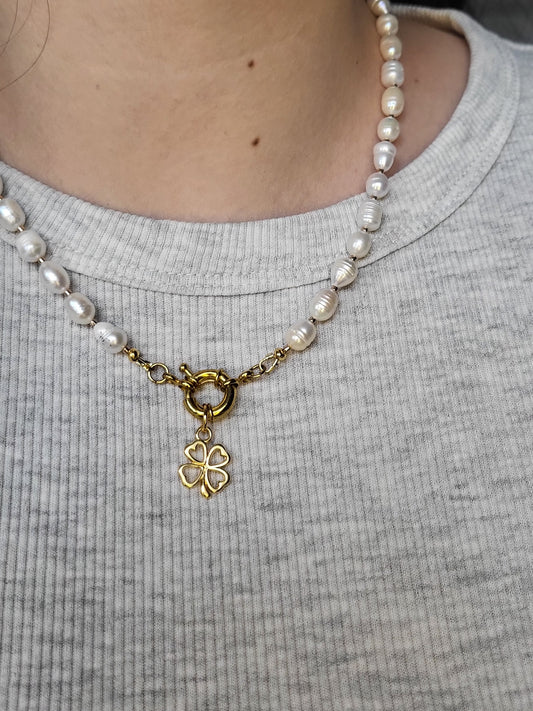 Louna - collier perles d'eau douce charms personnalisables